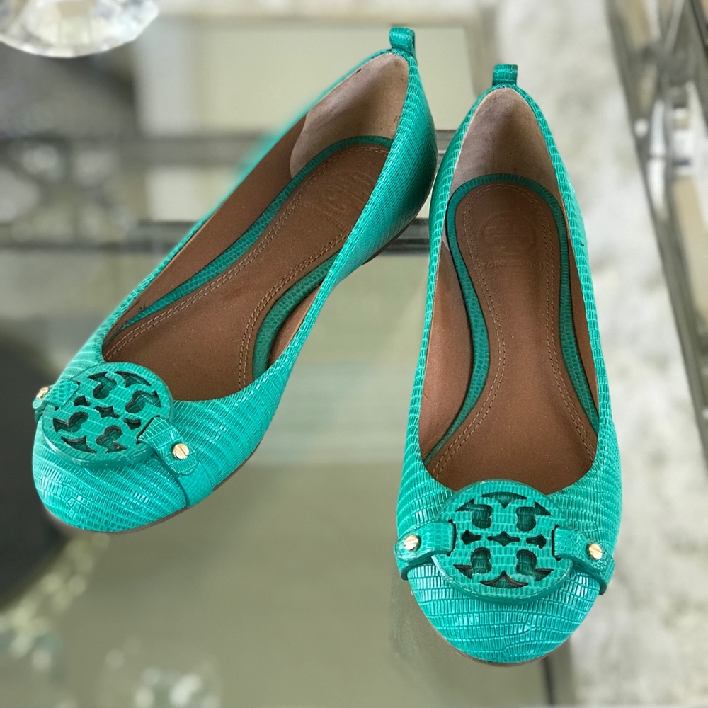 Green Tory Burch flat